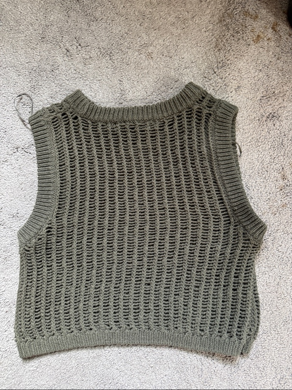 Zara Olive Green Open-Knit Crop Tank - Picture 3 of 3